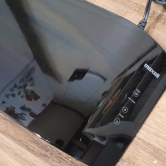 Maxell SSB-1 MaxSound Soundbar Tabletop Speaker with Built-in Subwoofer - TESTED - Picture 3 of 6